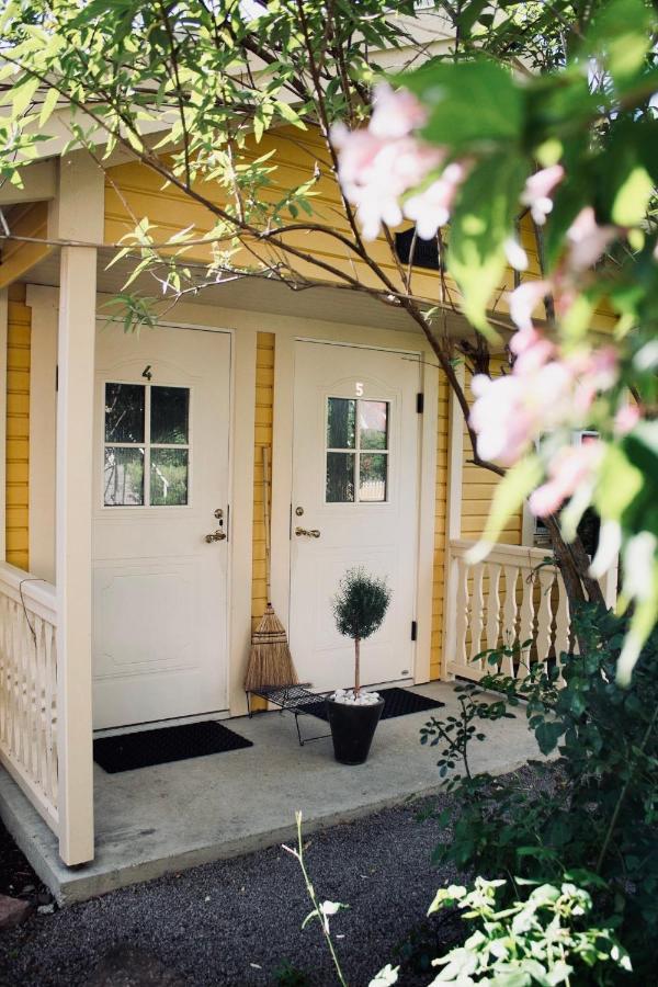 Villa Sol B&B And Hostel Borgholm Exterior photo